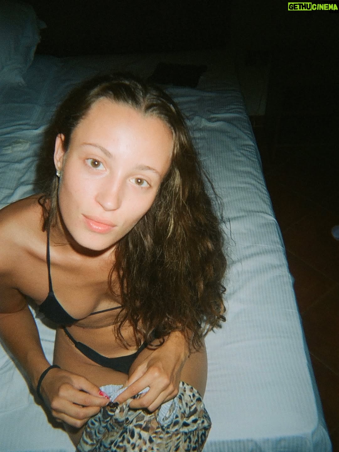 Josephine Chavarria Højbjerg - 29.2K Likes - 2025 challenged me in ways I never expected, but it taught me a lot about life🤍 
It had its moments, but this year also gave me experiences I’ll never forget - my first Netflix production and my biggest hosting job ever! All of it surrounded by the best people🤍

Thank you so much for all the love and support<33 it truly means everything🤍 Can’t wait for 2026!!