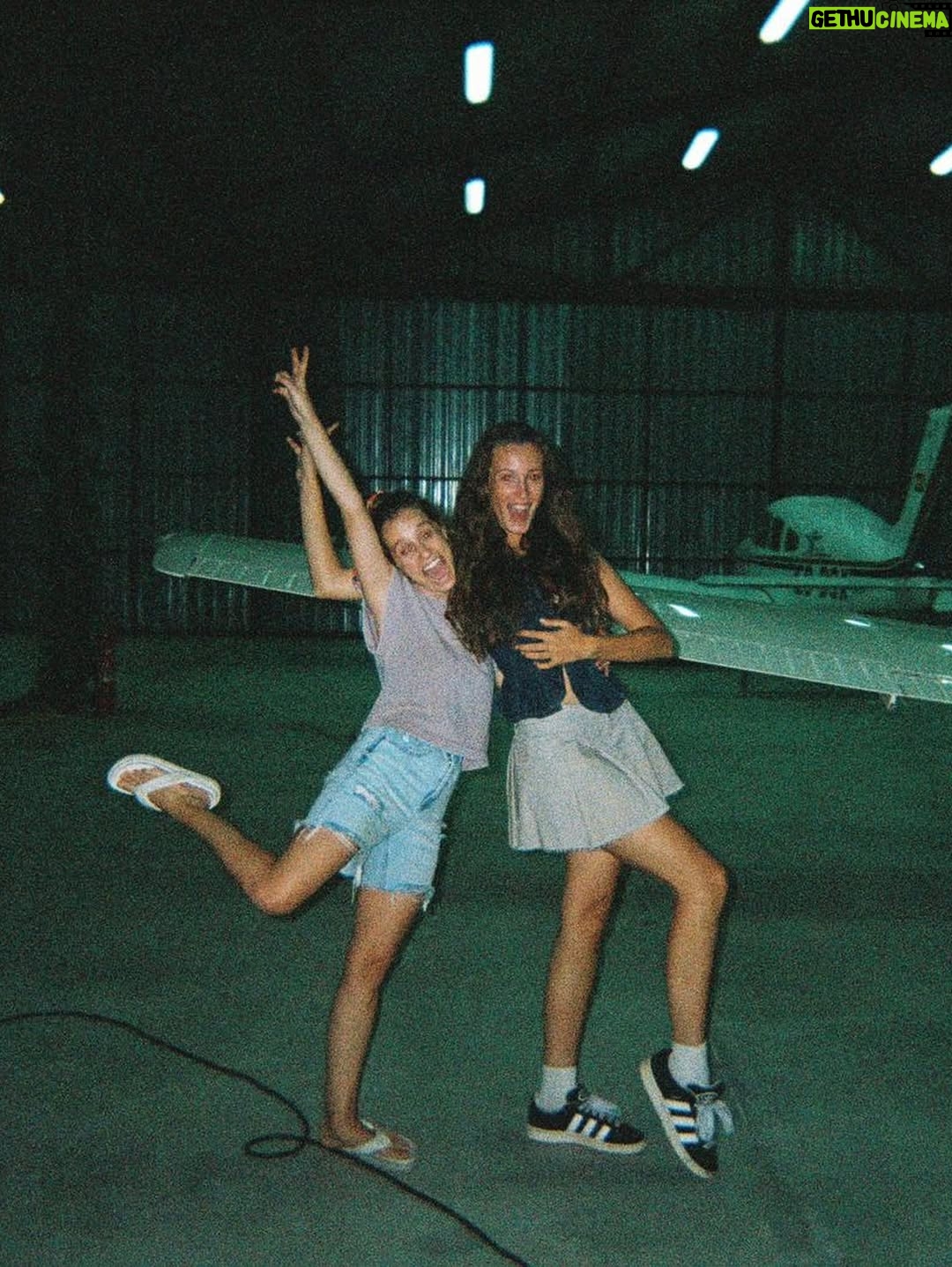Josephine Chavarria Højbjerg - 29.2K Likes - 2025 challenged me in ways I never expected, but it taught me a lot about life🤍 
It had its moments, but this year also gave me experiences I’ll never forget - my first Netflix production and my biggest hosting job ever! All of it surrounded by the best people🤍

Thank you so much for all the love and support<33 it truly means everything🤍 Can’t wait for 2026!!