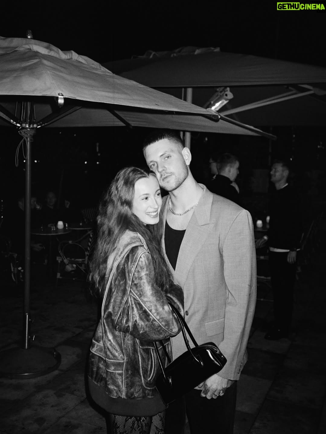 Josephine Chavarria Højbjerg - 29.2K Likes - 2025 challenged me in ways I never expected, but it taught me a lot about life🤍 
It had its moments, but this year also gave me experiences I’ll never forget - my first Netflix production and my biggest hosting job ever! All of it surrounded by the best people🤍

Thank you so much for all the love and support<33 it truly means everything🤍 Can’t wait for 2026!!