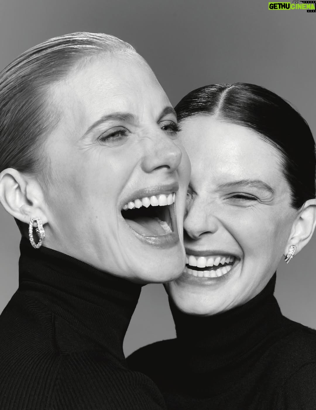 Joséphine Japy - 15.4K Likes - Mélanie Laurent & @josephinejapy.
 
Dix ans après Respire, elles inversent les rôles : avec Qui brille au combat, son premier film, #JosephineJapy dirige à son tour son amie.
 
Par @mariletertre 
Photos @nicolasvalois @charlette_studio 
Réalisation @barbaraloison 
Maquillage @christophedanchaud_ 
Coiffure @ludovic.bordas 

#MelanieLaurent #cinema