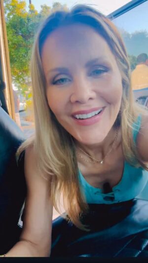 Josie Davis Instagram - SHOOTING MY NEW MOVIE 🍿 🎬 
Mandate. Jon Lovitz/Chris Kattan
.
.
.
.#OnSet, #ShootingAMovie, #ComedyFilm, #JonLovitzMovie, #ChrisKattan, YogaOutfit, FunnyActress