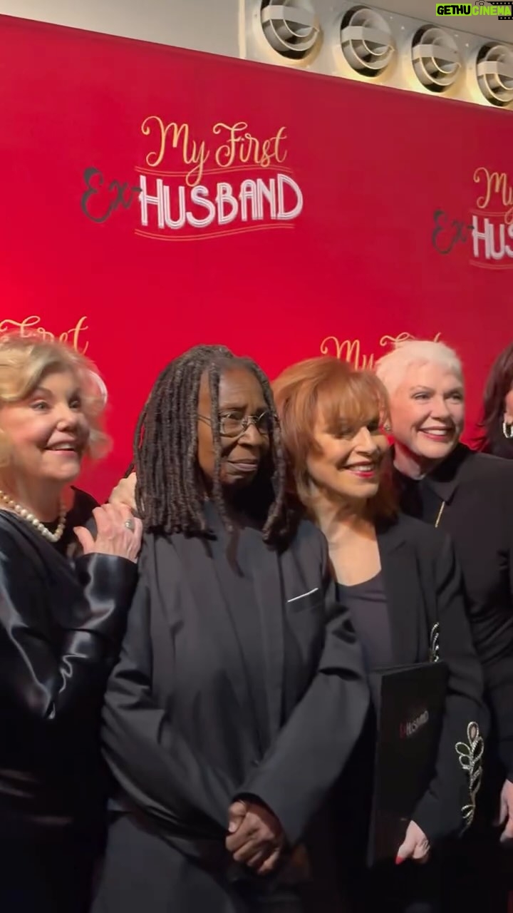 Joy Behar - 4.4K Likes - The queens are in the HOUSE!❤️👑

@whoopigoldberg joined @joyvbehar and the cast of #MyFirstExHusband for a SOLD OUT show! Special thanks to Whoopi for telling some of these incomparable ex stories.
