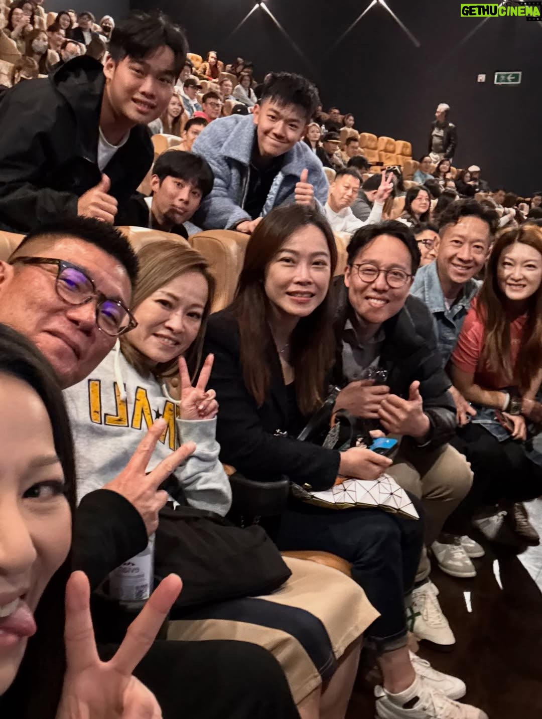 Joyce Tang Lai-Ming - 3.4K Likes - 今日嘅謝票場實在太熱鬧，有熟悉嘅同事，有支持多年嘅fans，有好朋友🤩
感恩，多謝各位支持尋秦記支持香港電影業
#尋秦記電影版 @backtothepastmovie
