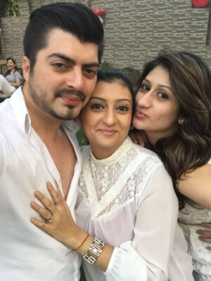 Juhi Parmar Instagram - From my little Ginni making her debut on the ramp with me, to me coming back to work with Shani after a short motherhood break, 2016 was a year of change. It was a difficult year personally but looking back I realize better days were ahead, a ‘New Me’ was being built, one that would come out stronger!
 
#2016 #trend #2016trends