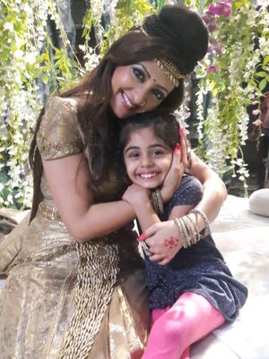 Juhi Parmar Instagram - From my little Ginni making her debut on the ramp with me, to me coming back to work with Shani after a short motherhood break, 2016 was a year of change. It was a difficult year personally but looking back I realize better days were ahead, a ‘New Me’ was being built, one that would come out stronger!
 
#2016 #trend #2016trends