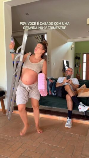 Julia Foti Instagram - sempre tem alguma coisinha pra resolver em casa, né?? Haahahah 😂😂
⚠️ Já encaminha pro maridão pra ele saber o que lhe espera! ⚠️

#gravida #vidareal #humor #familia #maternidade