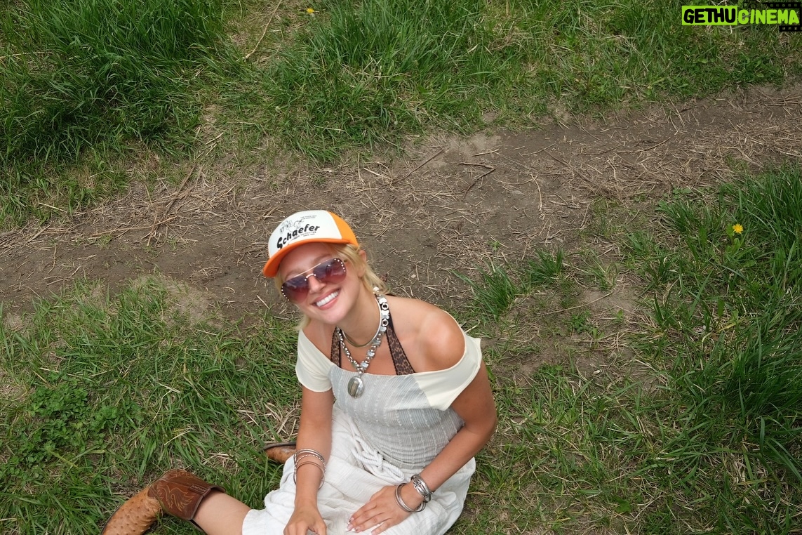 Julia Schlaepfer - 12.2K Likes - Montana summer incoming :)