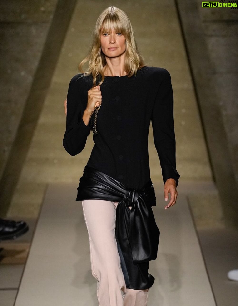 Julia Stegner - 2.7K Likes - Such an honor to walk for @chloe again! Congratulations @chemena ! What a gorgeous collection! You and your entire team are incredible ✨

Also big love and thanks to
@elodiedavid
@piergiorgio 
@dmcasting 
@helenaballadino 
@yad1m 
@paulhanlonhair 
@yohanbos 
@veroniquerampazzo 
@zzotalents