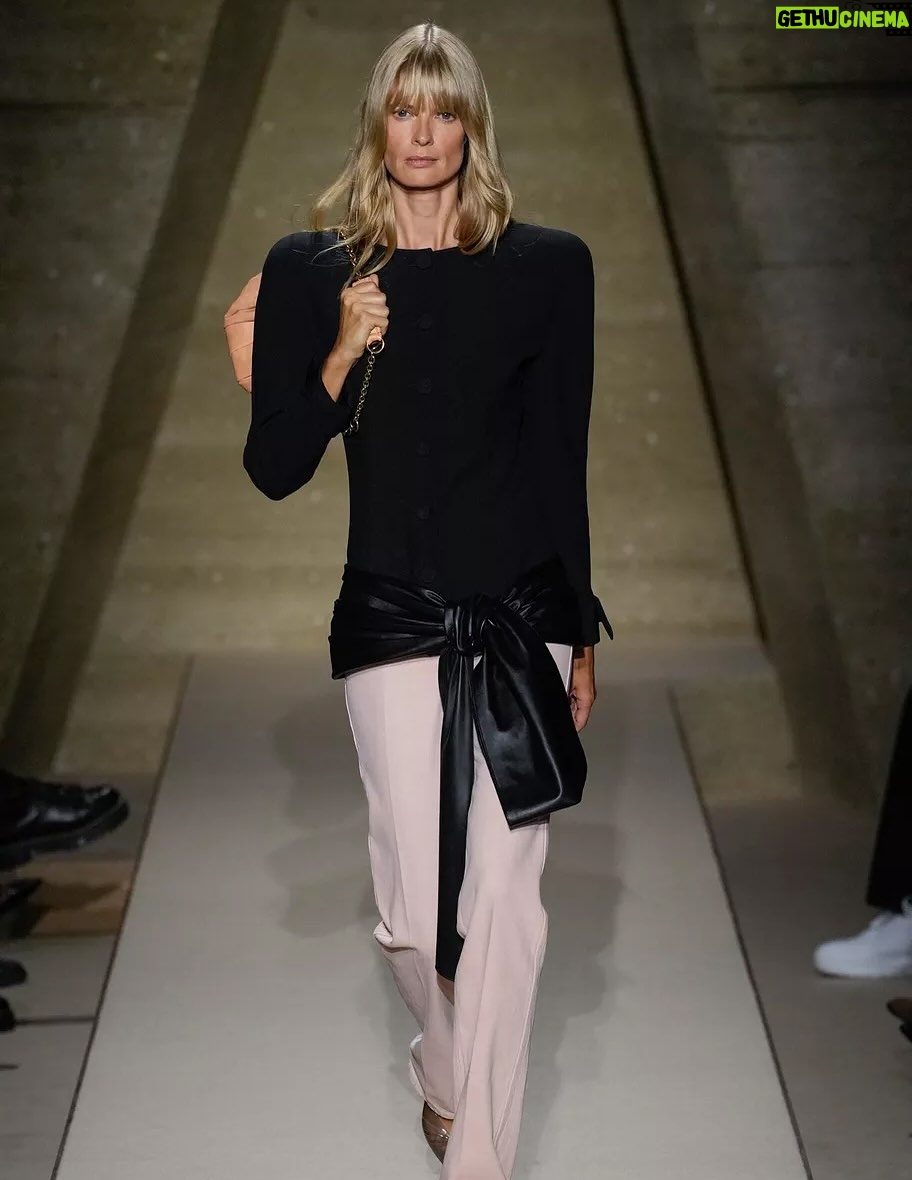 Julia Stegner - 2.7K Likes - Such an honor to walk for @chloe again! Congratulations @chemena ! What a gorgeous collection! You and your entire team are incredible ✨

Also big love and thanks to
@elodiedavid
@piergiorgio 
@dmcasting 
@helenaballadino 
@yad1m 
@paulhanlonhair 
@yohanbos 
@veroniquerampazzo 
@zzotalents