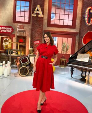 Julia Vignali Instagram - Alerte rouge !  @affaireconclue 

Stylist : @auroredonguy @hazalmlssa 
Make up artist : @fannymart3010 
Hairdresser : @jlhovens