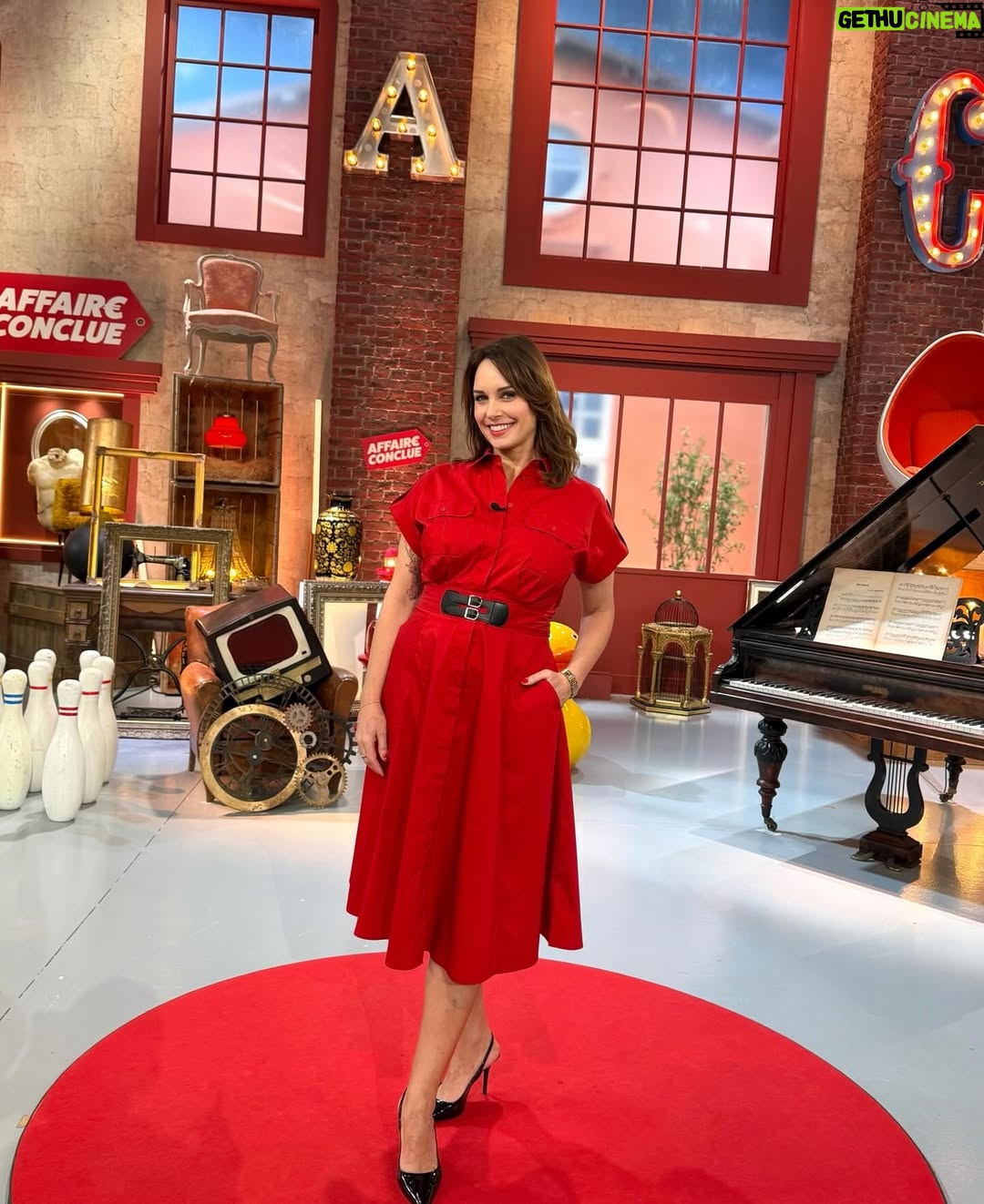 Julia Vignali - 2.1K Likes - Alerte rouge !  @affaireconclue 

Stylist : @auroredonguy @hazalmlssa 
Make up artist : @fannymart3010 
Hairdresser : @jlhovens