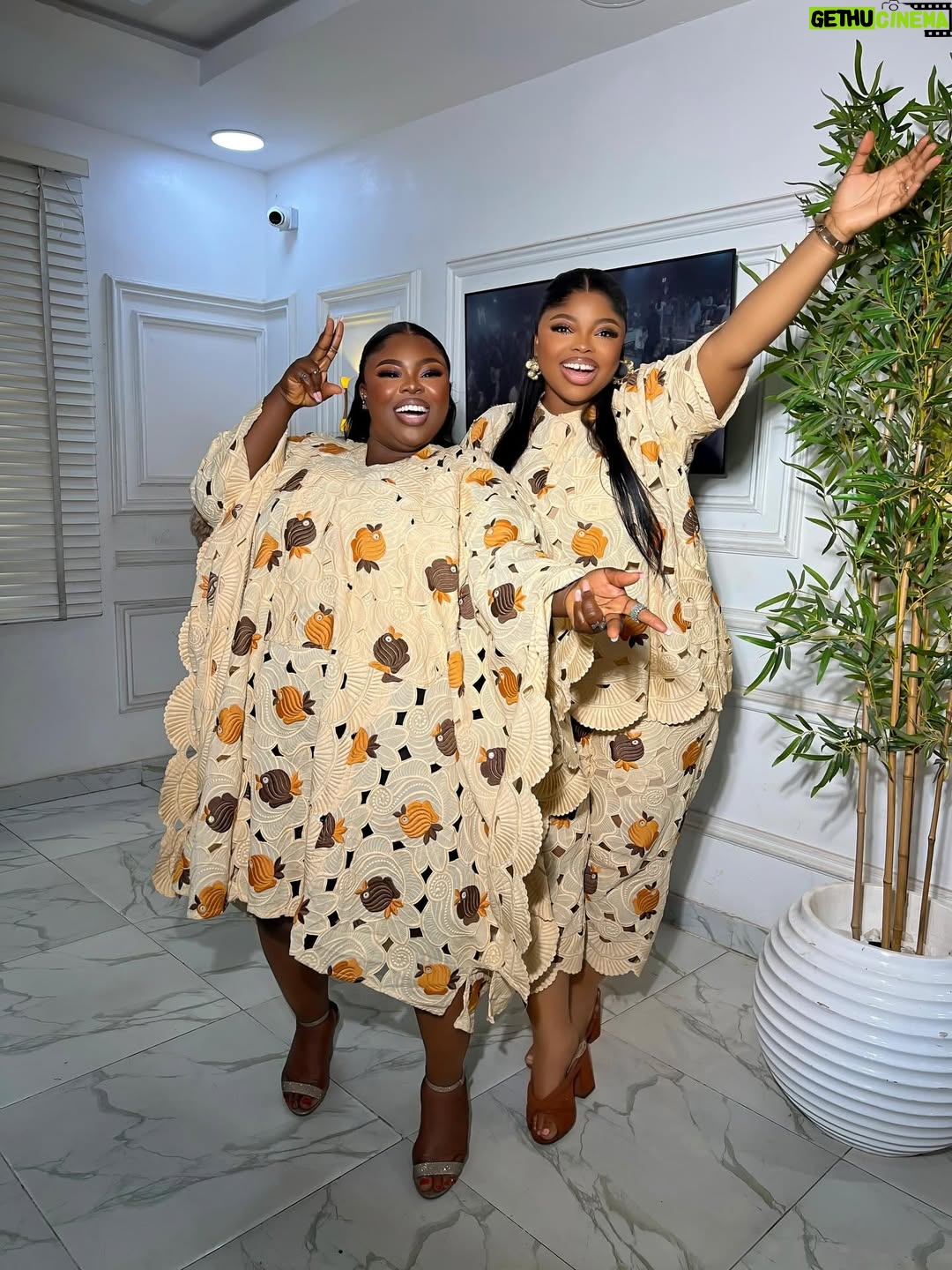 Juliana Olayode - 3 Likes - Happy first Sunday of the year from me and mine @qute_tosyn 🥰🥰

A very big thank you to everyone who went to see “Don’t Give Up” on my YouTube channel yesterday after seeing my post means so much to me. Thanks for your suggestions as well God bless you all.🥰🥰

If you see haven’t seen it please go check it out on Juliana Olayode TV.🥰🥰

Fit , I inherited it from Tosin’s dad go check my story😂
Hair/hairstylist @myhair.ng @myhairnaija 
Makeup @beautyby_debs 

#Julianaolayode
#happyfirstsundayoftheyear