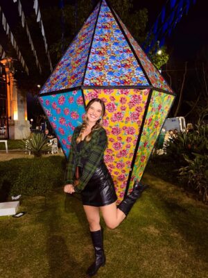 Juliana Paiva Instagram - Ô época gostosa sô!🔥👧🏼🌽🍿❤️✨
Conta aí pra mim nos comentários, o que vc mais gosta de comer em festa junina? Aquela comida típica que a gente espera o ano tooodooo pra se deliciar?
