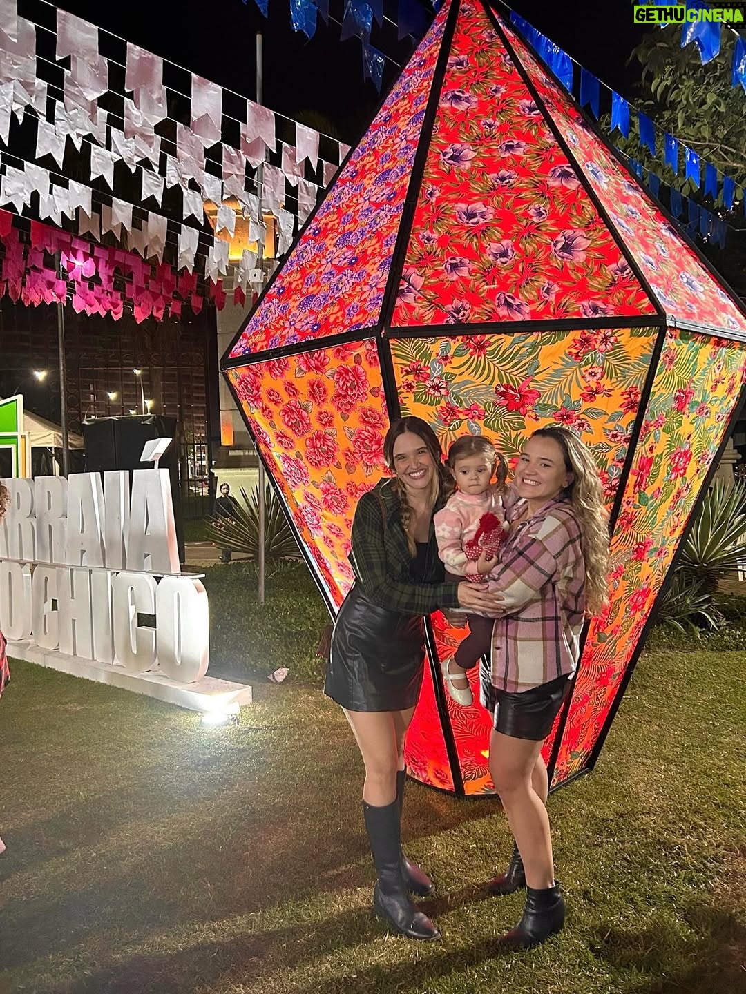 Juliana Paiva - 86.1K Likes - Ô época gostosa sô!🔥👧🏼🌽🍿❤️✨
Conta aí pra mim nos comentários, o que vc mais gosta de comer em festa junina? Aquela comida típica que a gente espera o ano tooodooo pra se deliciar?