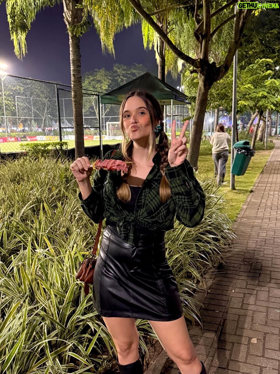 Juliana Paiva - 86.1K Likes - Ô época gostosa sô!🔥👧🏼🌽🍿❤️✨
Conta aí pra mim nos comentários, o que vc mais gosta de comer em festa junina? Aquela comida típica que a gente espera o ano tooodooo pra se deliciar?