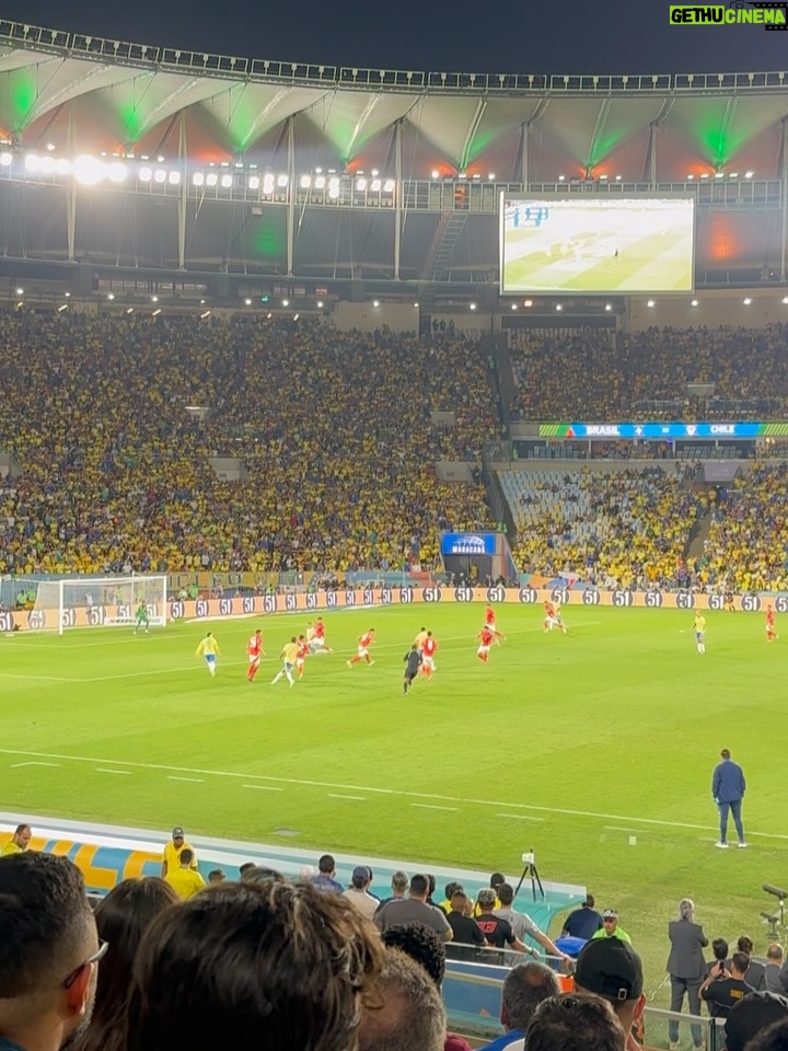 Juliana Paiva - 72.6K Likes - “Mostra tua Força Brasil
E amarra o amor na chuteira
Que a garra da Torcida inteira
Vai junto com você Brasil”🙌🏼💚💛💙✨

Que emoção assistir pela primeira vez ao vivo a nossa seleção brilhar em campo, ainda mais esse campo sendo o nosso Maraca!😍
Como é bom torcer e vibrar por nós!!
Experiência inesquecível e já com sabor de copa!
Obrigada @brasil por esse convite mágico!
Parabéns Seleção!
Agora é rumo ao Hexa!!🇧🇷❤️✨