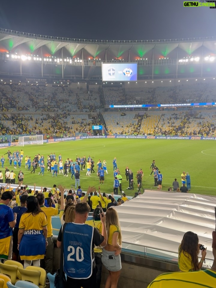 Juliana Paiva - 72.6K Likes - “Mostra tua Força Brasil
E amarra o amor na chuteira
Que a garra da Torcida inteira
Vai junto com você Brasil”🙌🏼💚💛💙✨

Que emoção assistir pela primeira vez ao vivo a nossa seleção brilhar em campo, ainda mais esse campo sendo o nosso Maraca!😍
Como é bom torcer e vibrar por nós!!
Experiência inesquecível e já com sabor de copa!
Obrigada @brasil por esse convite mágico!
Parabéns Seleção!
Agora é rumo ao Hexa!!🇧🇷❤️✨