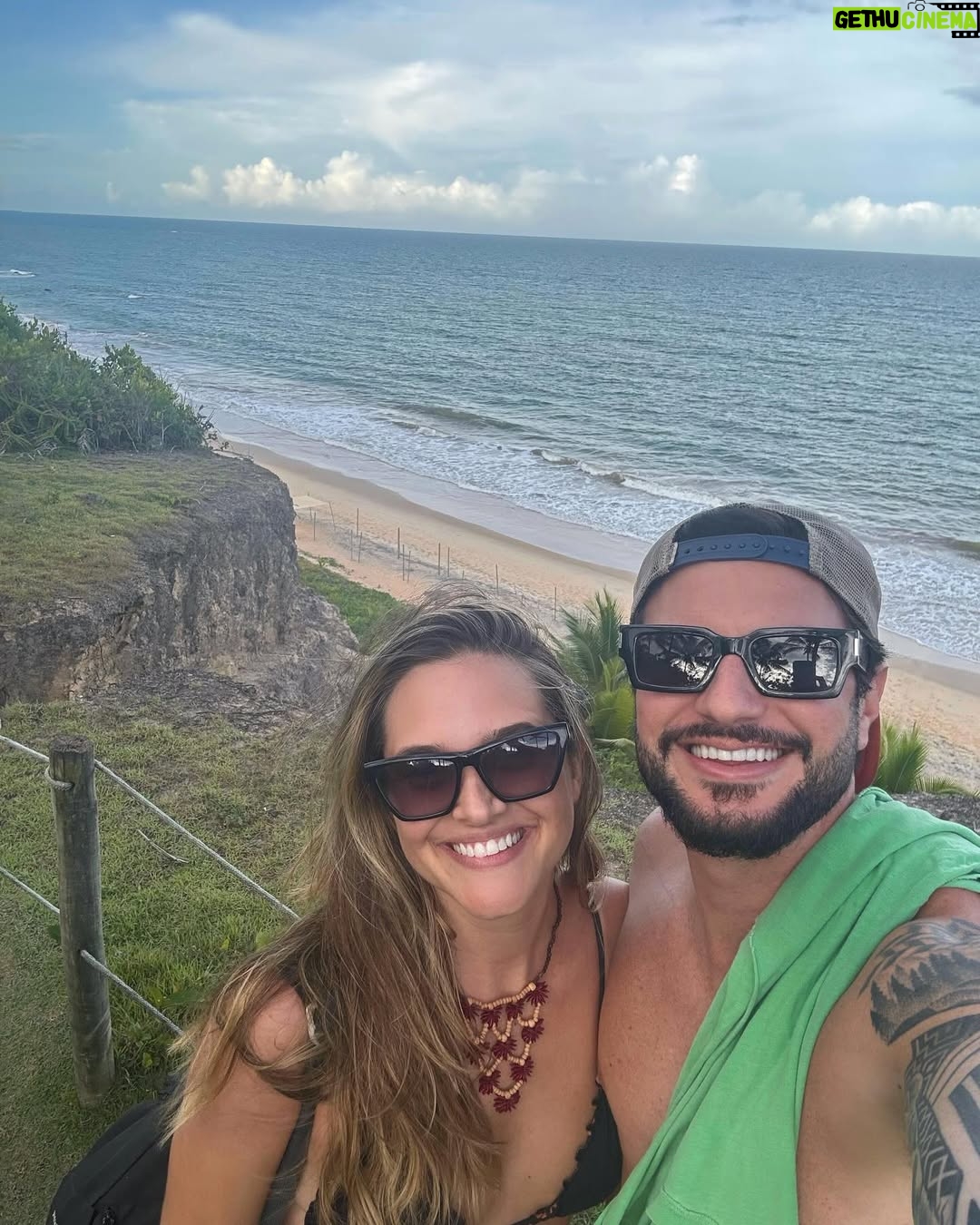Juliana Paiva - 71.9K Likes - É amigos..não tá fácil desapegar da Bahia!🤷🏼‍♀️😂💖🌴
Prometo que é o último post da viagem, mas como é bom viajar e voltar de bateria recarregada para a rotina né!? Tava precisando demais!🙌🏼🔋✨
Agora conta pra mim…qual foi o último destino que te energizou? Já vou anotar para a próxima “fuga”!👀