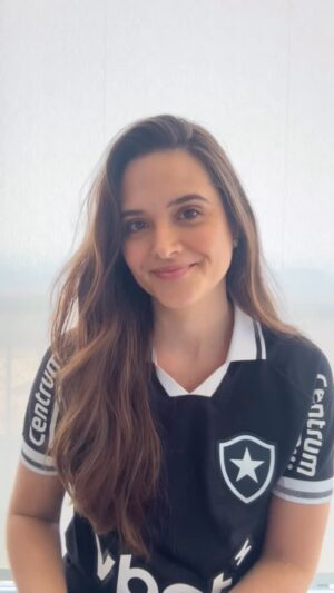 Juliana Paiva Instagram - Duas mensagens muito importantes. Duas campanhas
que não podem passar despercebidas! #HoraDelas #RespeitaAsMinas
Não é só uma partida de futebol, é um manifesto!
Violência contra a mulher é crime! Disque 190 e denuncie! 
Que essa união dentro de campo ajude a mudar o que acontece fora dele!❤️ @botafogo  @corinthians
