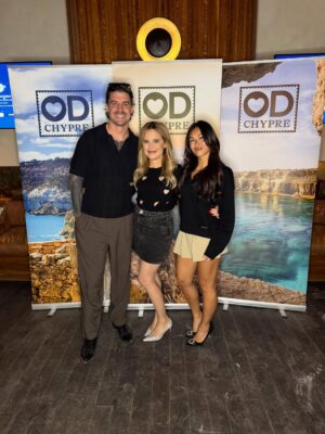 Julie Snyder Instagram - D’ici là grande finale @od_officiel demain 18h30 votez gratuitement pour votre couple préféré ET pour votre candidat-e coup de cœur sur noovo.ca