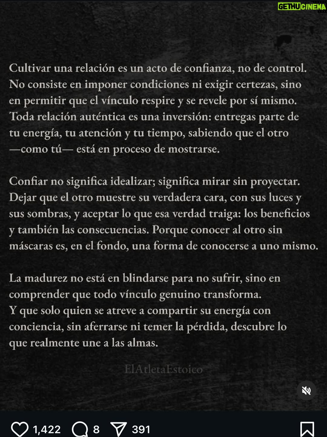 Julieta Grajales - 4.2K Likes - La congruencia no surge de la imposición externa, ni del “deber ser” que dicta la sociedad. Es un principio energético porque se sostiene en la alineación interna: cuando lo que piensas, sientes, dices y haces vibra en la misma dirección, tu energía circula sin fricción. No gastas fuerza en sostener máscaras, excusas o contradicciones.

Ser congruente abre un canal directo entre tu intención y tus acciones; por eso las manifestaciones se vuelven más fluidas y tu presencia más potente. La vida empieza a responder con claridad cuando tú mismo te vuelves claro.
La incongruencia, en cambio, fragmenta tu campo: una parte de ti quiere avanzar, otra se frena; una dice “sí”, otra “no”. Esa dispersión energética crea ruido interno, confusión y desgaste.

Por eso la congruencia no es una obligación moral, sino un acto de coherencia vibracional. No es algo que “tienes” que hacer: es algo que te libera. Ser congruente te devuelve a tu eje, te hace más honesto contigo y más efectivo en el mundo.

Cuando tu energía y tu verdad se encuentran, tu vida deja de ser esfuerzo y empieza a ser dirección. ❤️✨