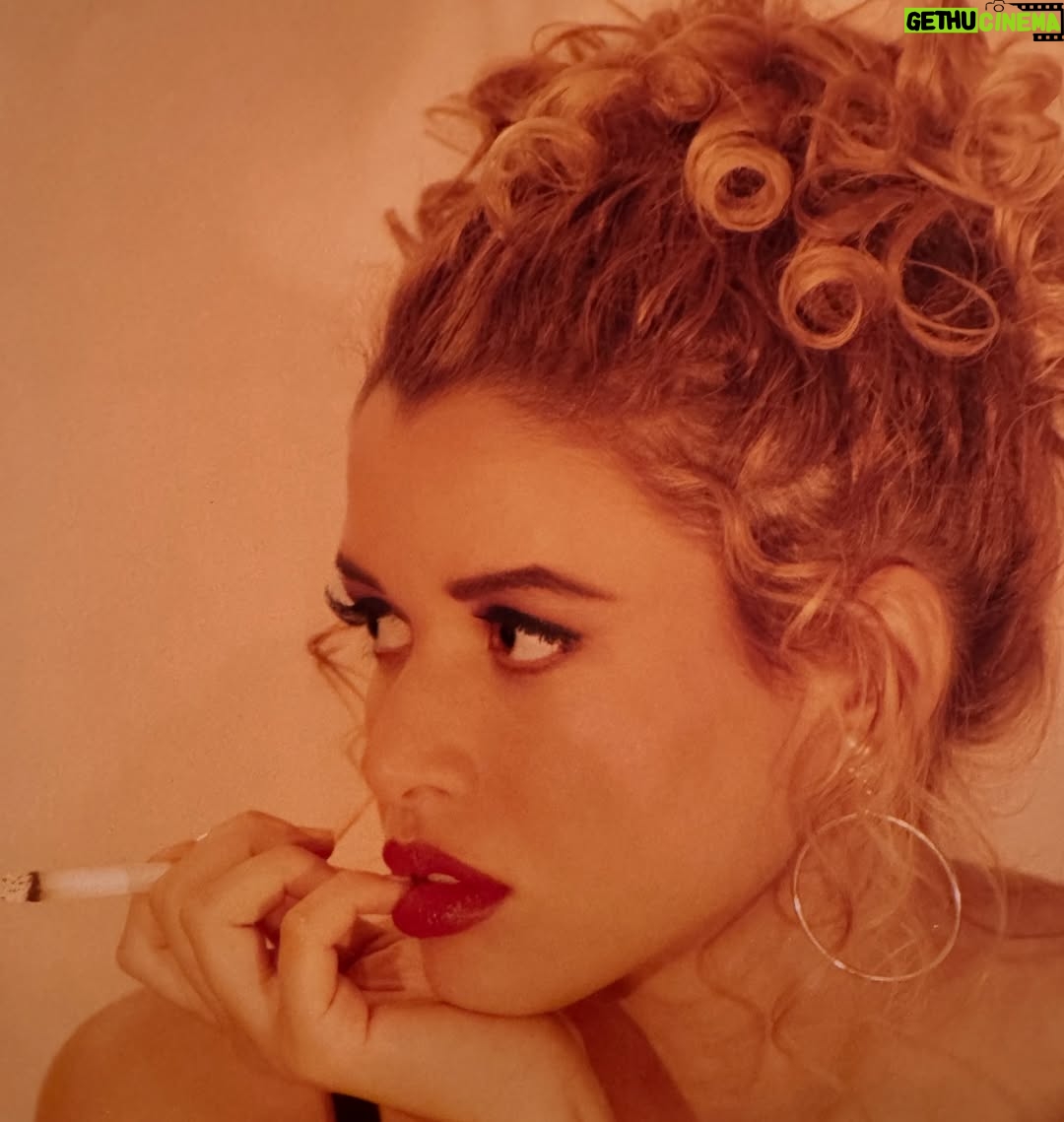 Julieta Ortega - 17.4K Likes - Fotos sacadas por mi amiga Gery y mi hermano Martin entre 1989 y 1992.

Feliz cumpleaños a mí 🍒🎡💌🎂