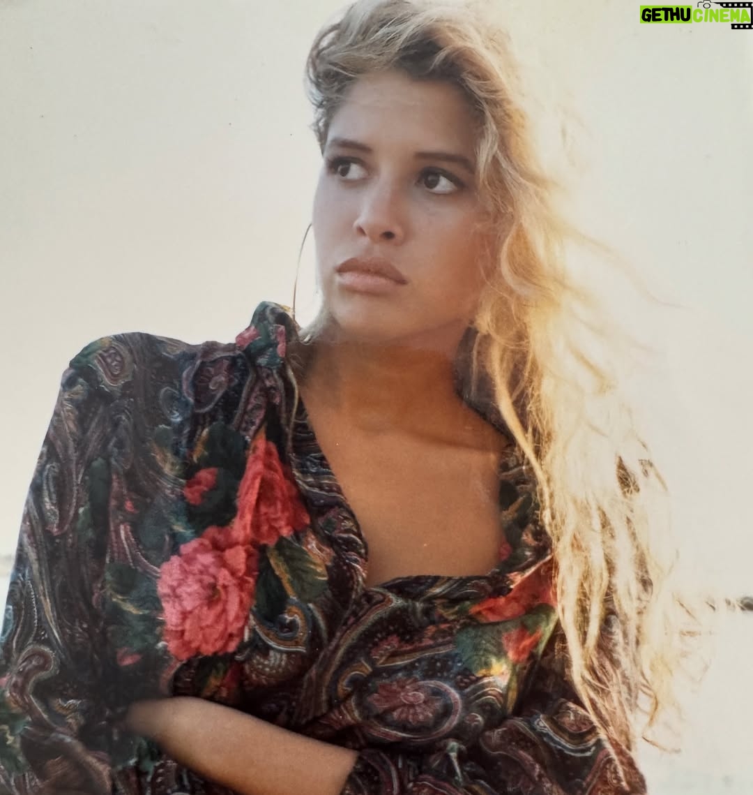 Julieta Ortega - 17.4K Likes - Fotos sacadas por mi amiga Gery y mi hermano Martin entre 1989 y 1992.

Feliz cumpleaños a mí 🍒🎡💌🎂