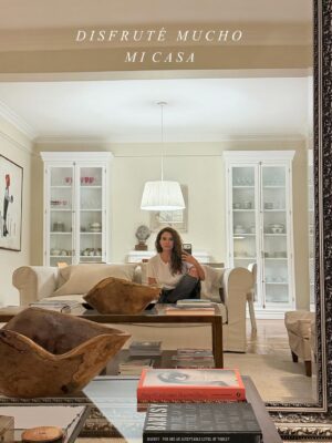 Julieta Ortega Instagram - Recap de un año movido y genial.
Brindo x lo que vendrá 🥂✨