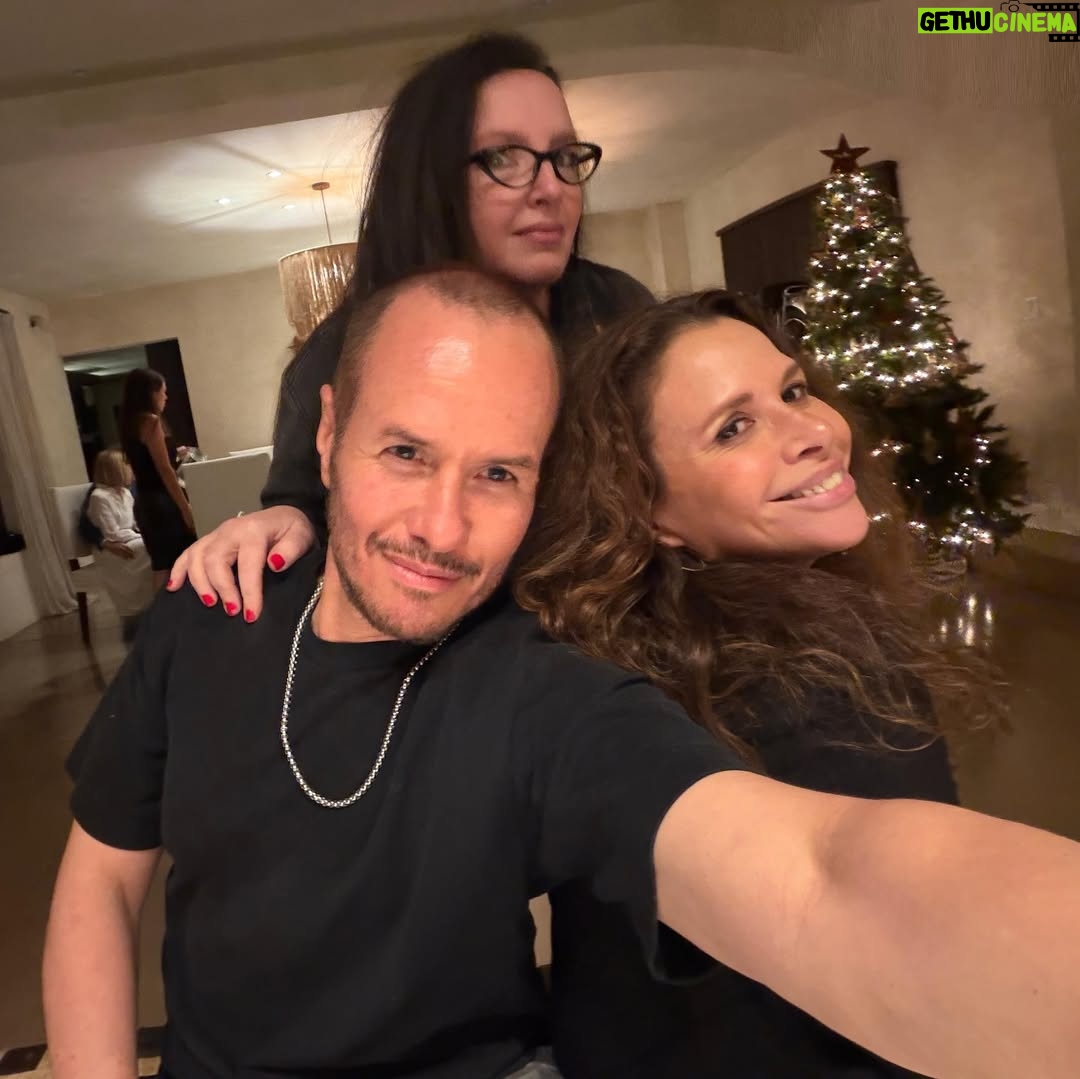 Julieta Ortega - 36K Likes - Feliz navidad, de mi familia
a la de todos ustedes 🎄🎄🎄🕊️