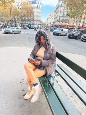 Jumoke Odetola Instagram - Bonjour mes amours
(You must reply me in French o😀) 

It’s been days here. I have enjoyed my solitude,  it’s time to carry you along & feed you with beautiful pictures.
What’s your favorite slide?