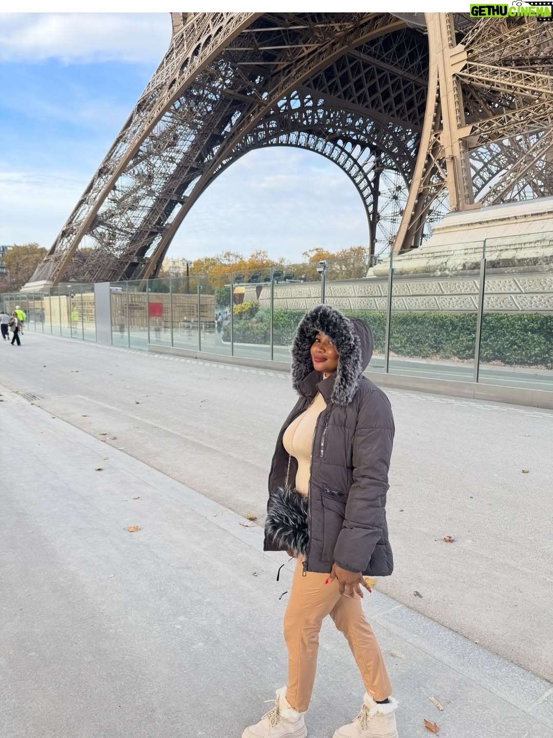 Jumoke Odetola - 11.2K Likes - Bonjour mes amours
(You must reply me in French o😀) 

It’s been days here. I have enjoyed my solitude,  it’s time to carry you along & feed you with beautiful pictures.
What’s your favorite slide?