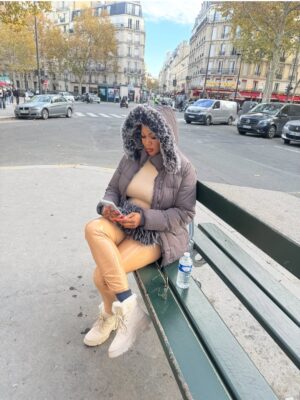 Jumoke Odetola Instagram - Bonjour mes amours
(You must reply me in French o😀) 

It’s been days here. I have enjoyed my solitude,  it’s time to carry you along & feed you with beautiful pictures.
What’s your favorite slide?