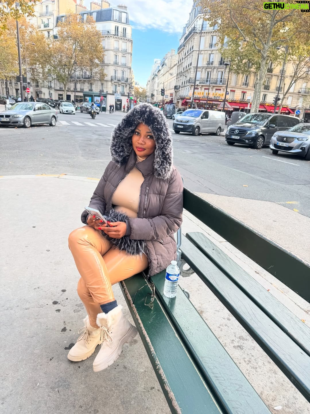 Jumoke Odetola - 11.2K Likes - Bonjour mes amours
(You must reply me in French o😀) 

It’s been days here. I have enjoyed my solitude,  it’s time to carry you along & feed you with beautiful pictures.
What’s your favorite slide?