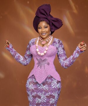 Jumoke Odetola Instagram - See babe🥰. Rate this babe on a scale of 1-10👇

Se owanbe? Se Jumoke Odetola Wa nbe?

Outfit: @lolarsfinesse 

Auto gele: @tcubecreations

Beads: @njuheightbeads 

MUA: @iwalewa_signatures
 

Photographer: @jubrilperspective