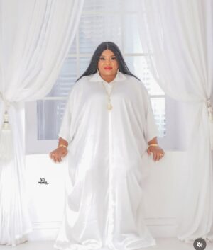 Jumoke Odetola Instagram - 💔 💔💔 💔 💔💔 💔 💔💔 💔 💔💔 💔 

RUDEST SHOCK EVER!!!!!!!!!!!!!!!!!!!!!!!

Hmmmm…Just like that? Ahhhhhhhhhhr! 
I can’t process. Bubbly Allwell with the heart of a baby.

VANITY! ANOTHER REALITY CHECK 
So ti tan na niyen? Ahhhr! Allwell?