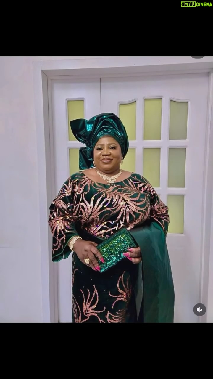 Jumoke Odetola - 9.3K Likes - Na our mama be dis oooo eeeeeh💃

Give it up for my WCW @bukolaolatujoye 

If you want some rice and you can pickup somewhere at  Berger, you can indicate in the comment. 
I will be giving y’all the rice to share amongst yourselves.

Biko, no one should go to her page/ DM to start asking for any favors o, she isn’t the one managing her page.
If you do, I will post your picture & handle. I don’t like to call people out, don’t push me to do that.