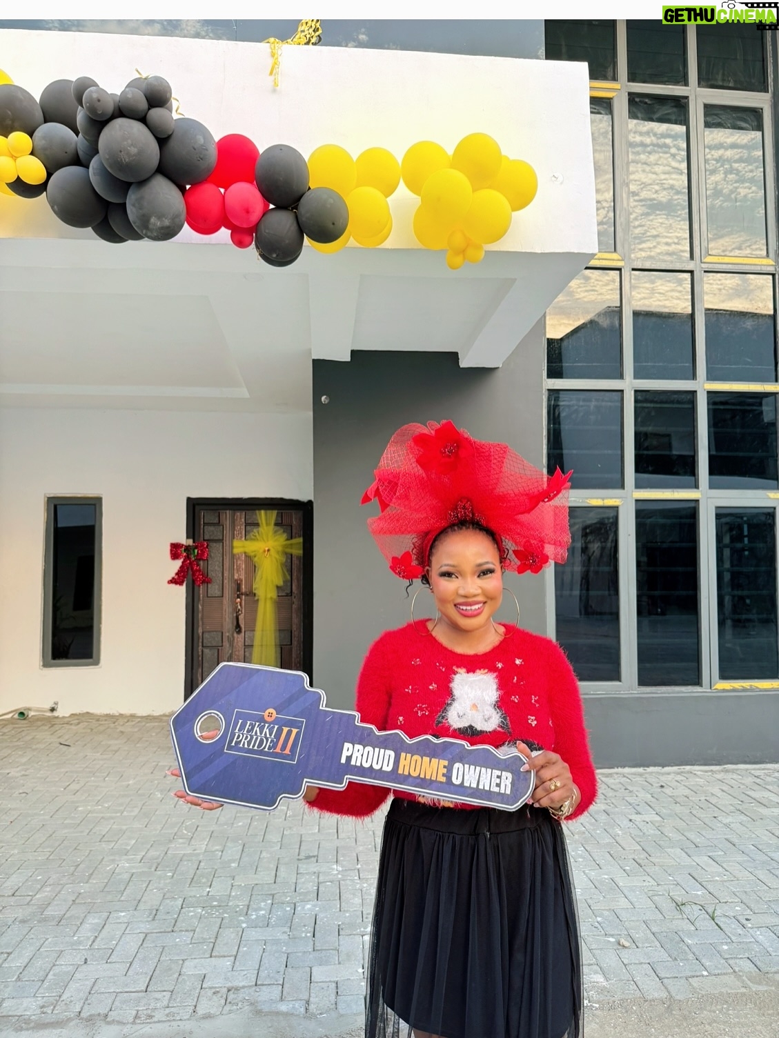 Jumoke Odetola - 21.6K Likes - One of God’s blessings to me this year 🔑 

Grateful heart 🙏
Everything I own, I owe to God Almighty, the giver of blessings that come with no sorrow and peace of mind

Thank you @zylushomes for upholding your watchword 
INTEGRITY 📌 
A home that comes with all the right documents 
A home that comes with peace of mind

Fascinator @tcubecreations