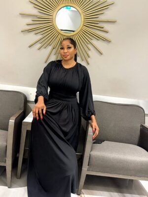 Jumoke Odetola Instagram - WHAT PEACE OF MIND LOOKS LIKE———————-No makeup, no filter, no edit 😍😍😍😍😍
Surrounded by love from wonderful people 

Full appreciation videos coming. 

Thank you everyone. God will honor you. 
I appreciate you all.

🎥 @jideawobona 

Biko, go & watch our movie ALARINA on JumokeodetolaTV