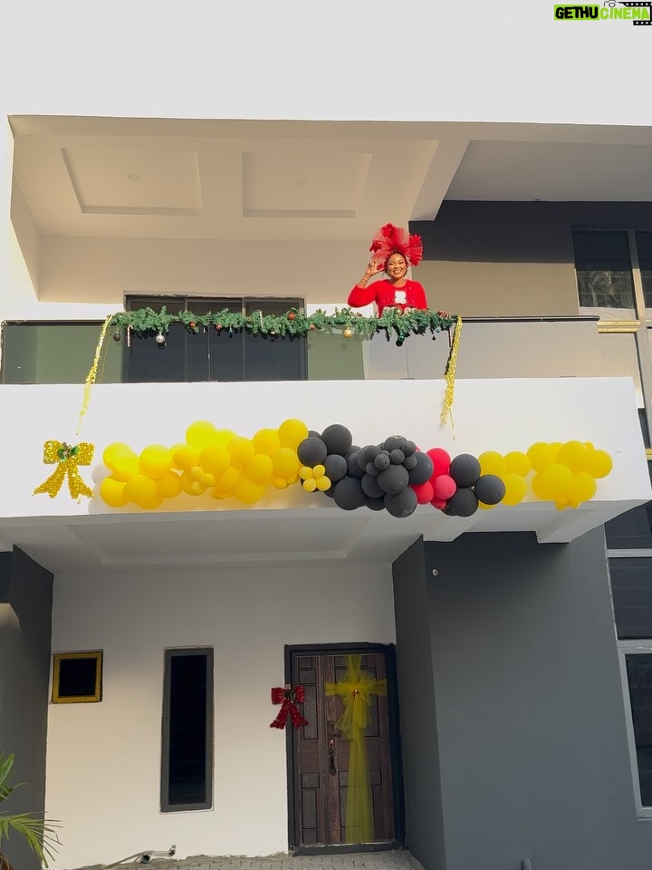 Jumoke Odetola - 21.6K Likes - One of God’s blessings to me this year 🔑 

Grateful heart 🙏
Everything I own, I owe to God Almighty, the giver of blessings that come with no sorrow and peace of mind

Thank you @zylushomes for upholding your watchword 
INTEGRITY 📌 
A home that comes with all the right documents 
A home that comes with peace of mind

Fascinator @tcubecreations