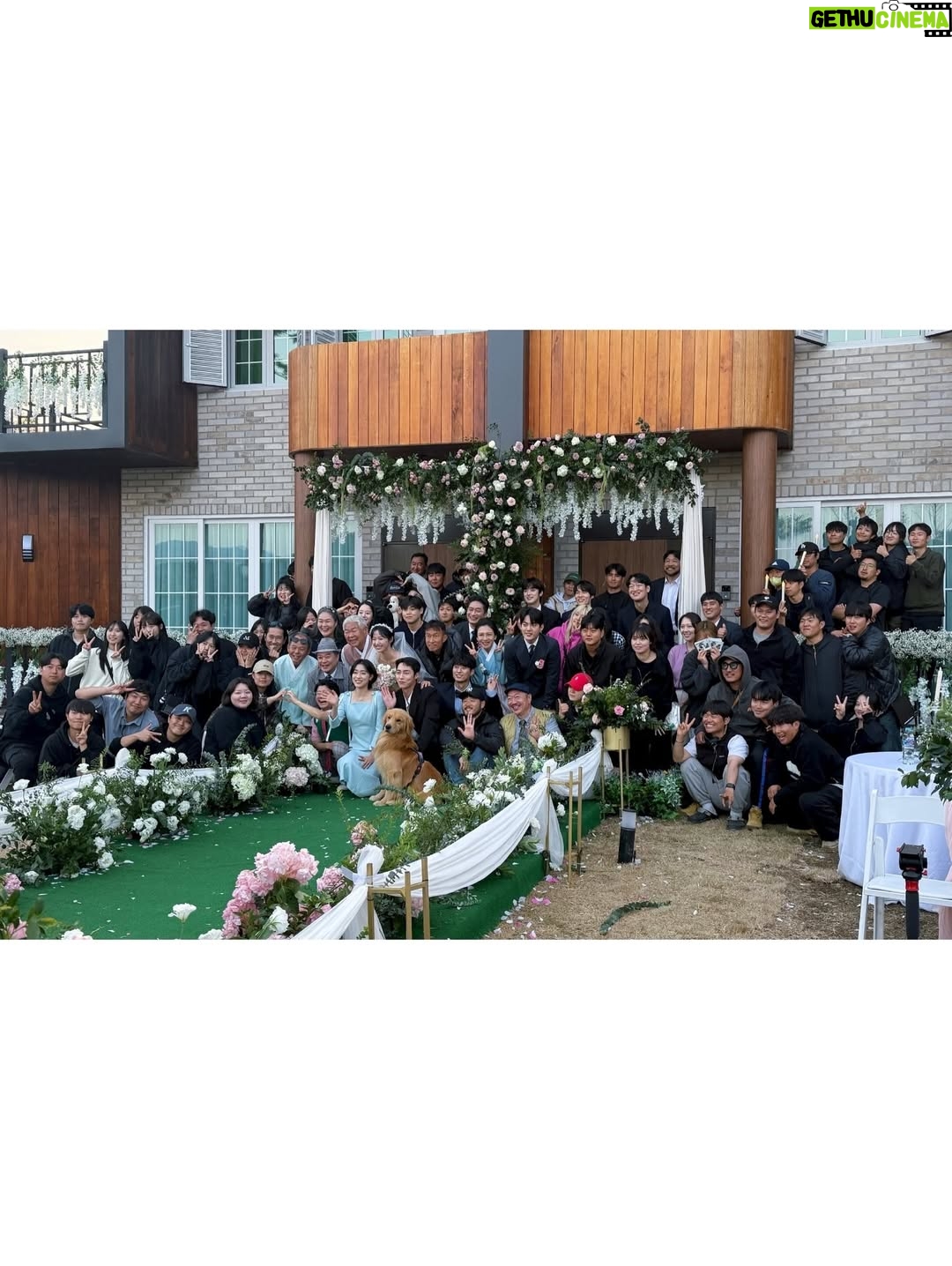Jung Bo-min - 243.2K Likes - 슬아 행복해💐💍
마지막 썸머 안녕🍃
감사합니다..🤍🪽