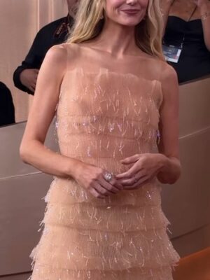 Justine Lupe Instagram - Golden Globes.🌸
Thank you @giorgioarmani and @boucheron for this happy  look. 
Styling: @rebeccarams 
Makeup: @muatraceylevy 
Hair: @barbdoeshair 
Nails: @nailsbyhige