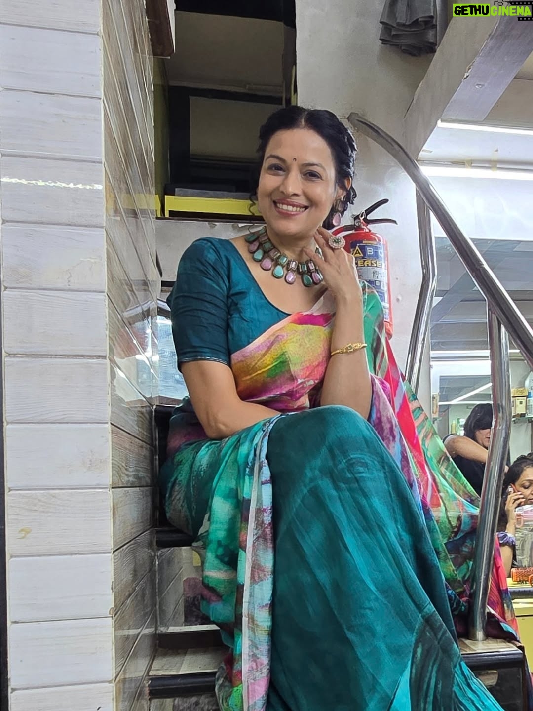 Jyoti Gauba - 404 Likes - Thodi si saree, thoda sa shine ✨
Baaki sab jewellery bol rahi hai 💎

Jewellery @anvikjewels 
Hair makeover @rekhasharma_careforheracademy 

#SareeLove #JewelleryGoals #DesiGlow #IndianElegance #SareeNotSorry #TraditionalVibes #EthnicLook #DesiFashion #SareeDiaries #JewelleryLover #IndianWear #FestiveMood #GraceInStyle #GlamInSaree #DesiQueen