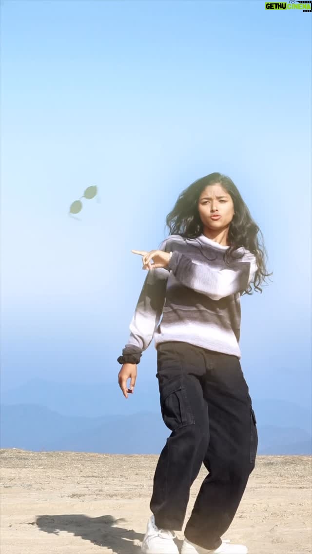 Jyoti Pilkhwal - 19.9K Likes - 😉😎
.
#jpians #jp_dancer #jyotipilkhwal #lost__girl__journeyy