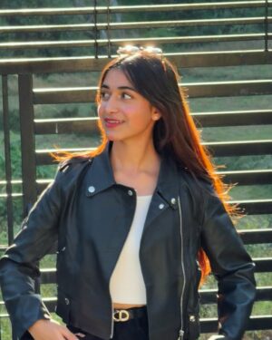 Kaamini Chaube Instagram - A little bit of sunlight 🔥a lot of me 🖤
.
.
.
.
.
.
.
.
.
.
.
.
.
.
.
.
.
.
.
.
.
.
.
.
#SunKissedVibes #GoldenHourGlow #ConfidenceModeOn #StandardHigh #ClassyMood #LeatherLook #EffortlessCharm #GlowDifferent #LuxuryMood #UnbotheredEnergy #NaturalAesthetic #SunkissedStrands #viral #winter
