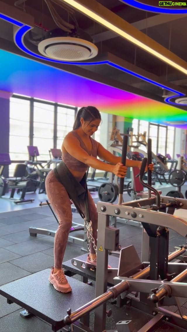 Kajal Gouswami - 2.2K Likes - Work in silence, let your body make noise — The Body Lab
-
#TheBodyLab #GymLife #WorkoutVibes #FitnessIndia #GymMotivation