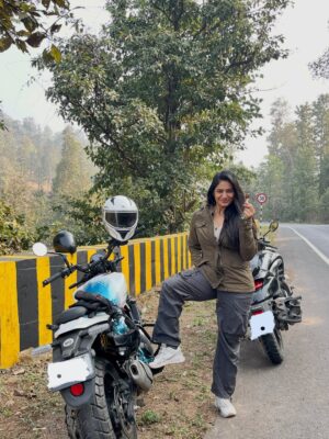 Kajal Gouswami Instagram - A soft smile, a strong spine,
and a heart addicted to the open road.
I’m calm, I’m composed,
but my silence is powerful—
because I ride with fire in my soul.
#SelfRide
#SheRidesStrong
#GirlWithAttitude
#ElegantYetWild
#IndependentWoman