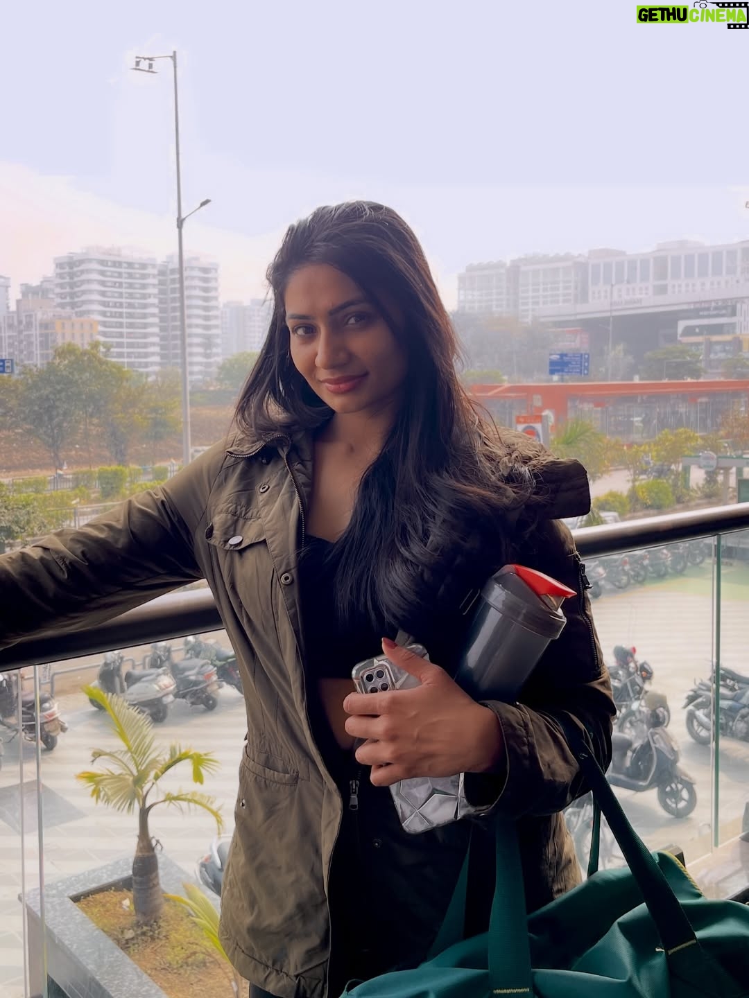 Kajal Gouswami - 653 Likes - Sweaty hair, tired muscles, and a heart full of self-love. Showing up for myself will always be my favorite habit. 🤍 

#AfterWorkoutVibes
#PostWorkoutMood
#WorkoutDone
#GymRoutine
#DailyWorkout