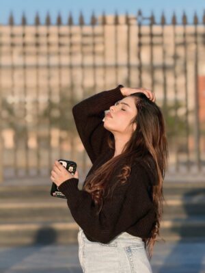 Kajal Jaiswal Instagram - 🖤💙
.
.
#photos #dailypost #trendingaudio #foryou
