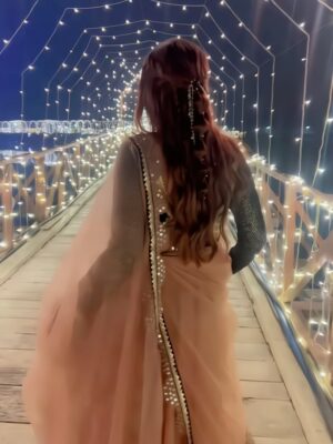 Kajal Jaiswal Instagram - Aisi uljhi nazar un se hatti nahi🤎🖤….