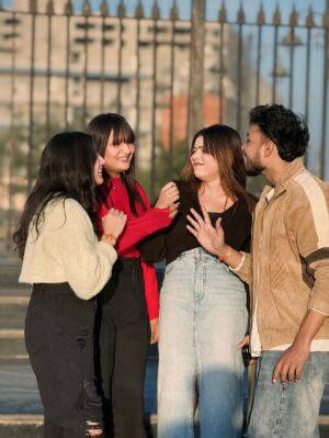 Kajal Jaiswal Instagram - Collecting moments, not things...!!😭🪬💗

.

.

.

.

.

.

#trending #frndzforever😘❤️ #photoshoot #citypark #instagood